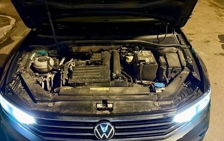 Volkswagen Passat B8 рестайлинг, 2021 год, 2 450 000 рублей, 17 фотография