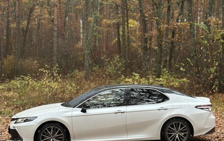 Toyota Camry, 2022 год, 3 700 000 рублей, 3 фотография