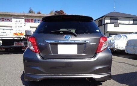 Toyota Vitz, 2014 год, 600 060 рублей, 6 фотография