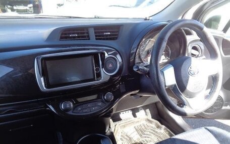 Toyota Vitz, 2014 год, 600 060 рублей, 12 фотография