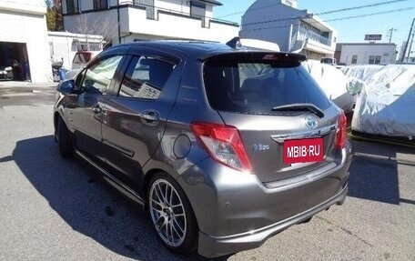 Toyota Vitz, 2014 год, 600 060 рублей, 5 фотография