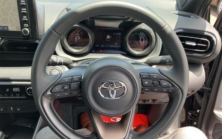 Toyota Yaris, 2023 год, 1 080 060 рублей, 19 фотография
