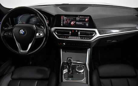 BMW 3 серия, 2019 год, 2 900 000 рублей, 14 фотография