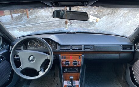 Mercedes-Benz W124, 1985 год, 250 000 рублей, 10 фотография