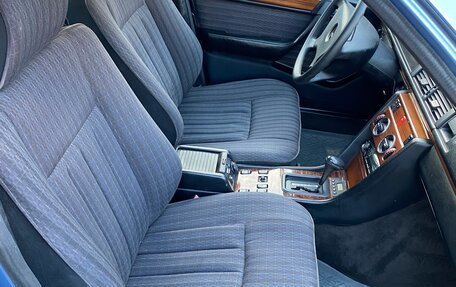 Mercedes-Benz W124, 1985 год, 250 000 рублей, 14 фотография