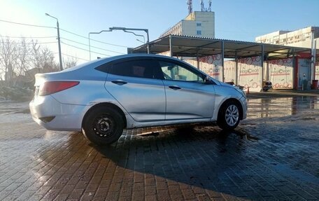 Hyundai Solaris II рестайлинг, 2014 год, 345 000 рублей, 3 фотография