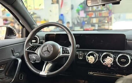 Mercedes-Benz A-Класс, 2023 год, 2 290 000 рублей, 9 фотография
