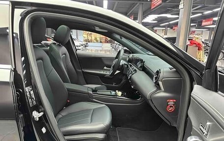 Mercedes-Benz A-Класс, 2023 год, 2 290 000 рублей, 14 фотография