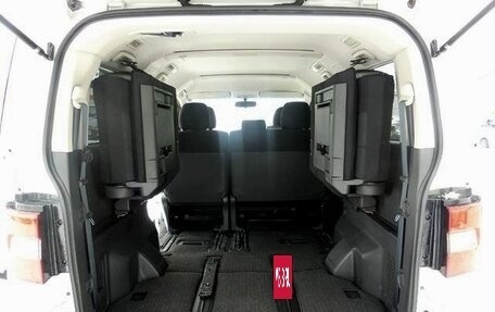 Mitsubishi Delica D:5 I, 2017 год, 2 018 000 рублей, 14 фотография