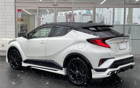 Toyota C-HR I рестайлинг, 2021 год, 1 781 000 рублей, 5 фотография