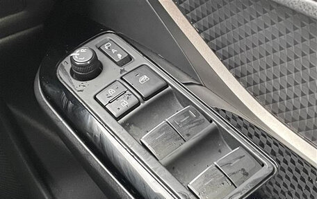 Toyota C-HR I рестайлинг, 2021 год, 1 781 000 рублей, 9 фотография