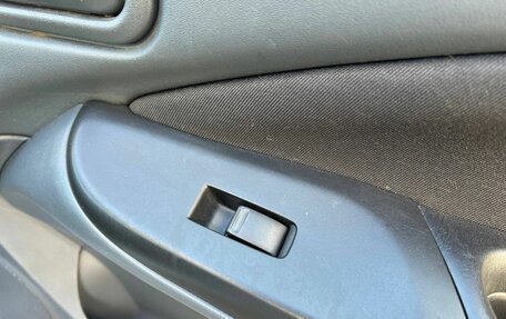 Nissan Almera, 2005 год, 325 000 рублей, 13 фотография