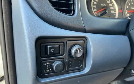 Nissan Almera, 2005 год, 325 000 рублей, 14 фотография