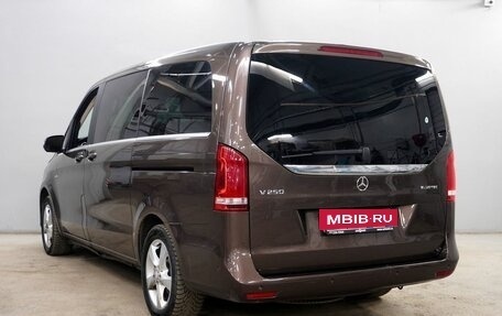 Mercedes-Benz V-Класс, 2014 год, 3 100 000 рублей, 7 фотография
