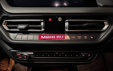 BMW 1 серия, 2022 год, 2 256 000 рублей, 9 фотография