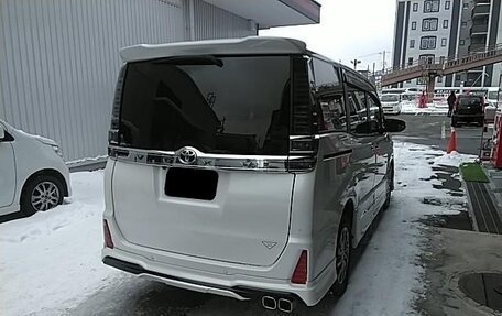 Toyota Voxy III, 2021 год, 1 856 000 рублей, 3 фотография