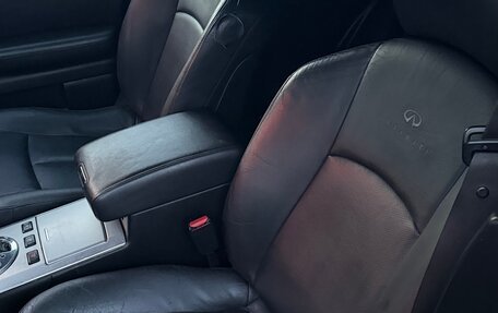 Infiniti FX I, 2007 год, 750 000 рублей, 24 фотография