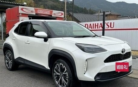 Toyota Yaris Cross, 2023 год, 1 350 333 рублей, 3 фотография