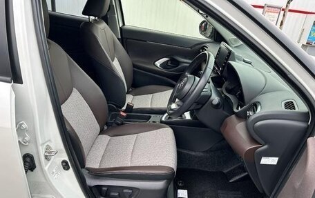 Toyota Yaris Cross, 2023 год, 1 350 333 рублей, 12 фотография