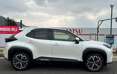 Toyota Yaris Cross, 2023 год, 1 350 333 рублей, 7 фотография