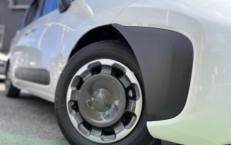 Toyota Sienta, 2023 год, 1 290 000 рублей, 4 фотография