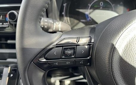 Toyota Sienta, 2023 год, 1 290 000 рублей, 15 фотография