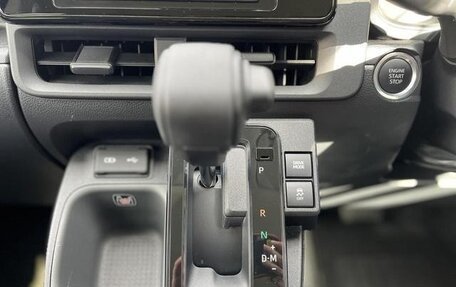 Toyota Sienta, 2023 год, 1 290 000 рублей, 21 фотография