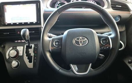 Toyota Sienta II, 2022 год, 1 146 000 рублей, 8 фотография