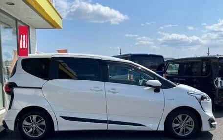 Toyota Sienta II, 2022 год, 1 146 000 рублей, 3 фотография