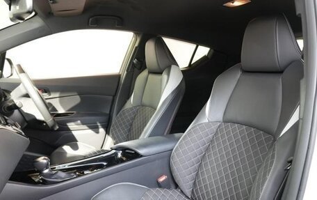 Toyota C-HR I рестайлинг, 2019 год, 1 440 000 рублей, 17 фотография