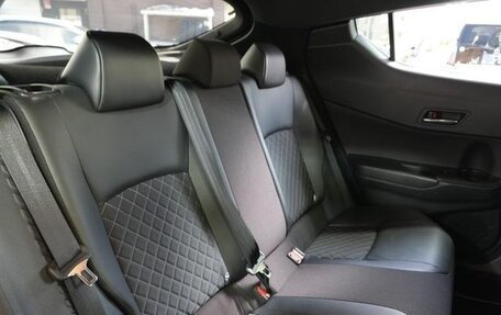 Toyota C-HR I рестайлинг, 2019 год, 1 440 000 рублей, 31 фотография