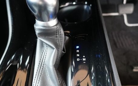 Toyota C-HR I рестайлинг, 2019 год, 1 440 000 рублей, 29 фотография