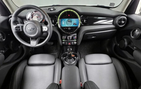 MINI Hatch, 2021 год, 1 900 000 рублей, 3 фотография