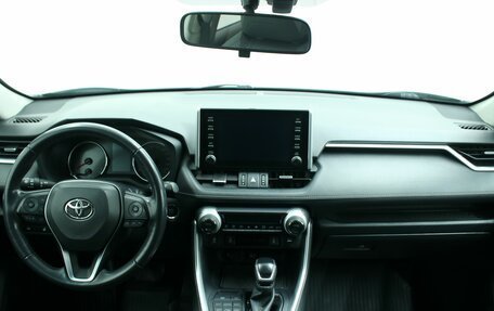 Toyota RAV4, 2020 год, 3 150 000 рублей, 16 фотография