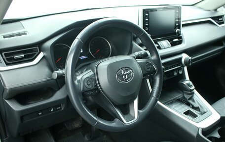 Toyota RAV4, 2020 год, 3 150 000 рублей, 17 фотография