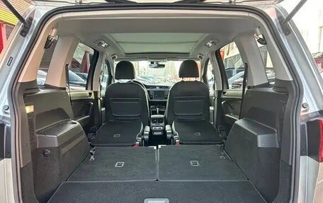 Volkswagen Touran III, 2021 год, 1 670 004 рублей, 8 фотография