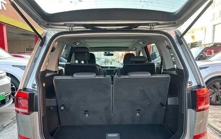 Volkswagen Touran III, 2021 год, 1 670 004 рублей, 10 фотография