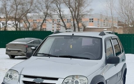 Chevrolet Niva I рестайлинг, 2009 год, 440 000 рублей, 2 фотография