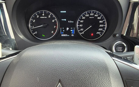 Mitsubishi Outlander III рестайлинг 3, 2019 год, 3 600 000 рублей, 6 фотография