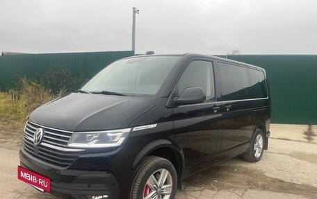 Volkswagen Multivan T6 рестайлинг, 2020 год, 5 000 000 рублей, 2 фотография