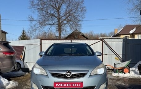 Opel Astra J, 2011 год, 650 000 рублей, 1 фотография