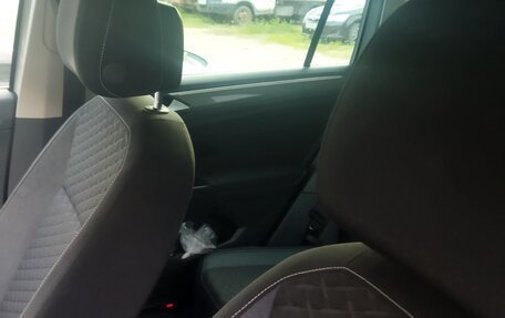 Volkswagen Tiguan II, 2018 год, 2 210 000 рублей, 7 фотография