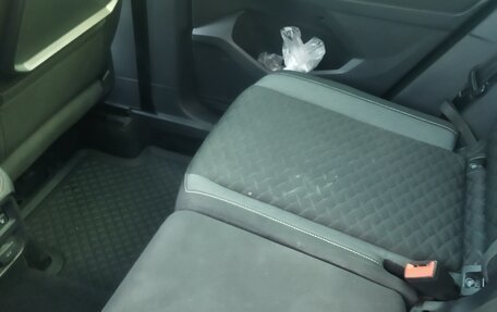 Volkswagen Tiguan II, 2018 год, 2 210 000 рублей, 8 фотография