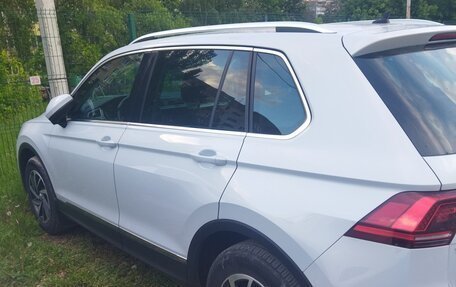 Volkswagen Tiguan II, 2018 год, 2 210 000 рублей, 3 фотография