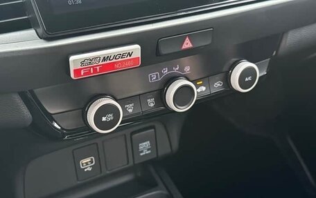 Honda Fit, 2022 год, 1 500 000 рублей, 8 фотография