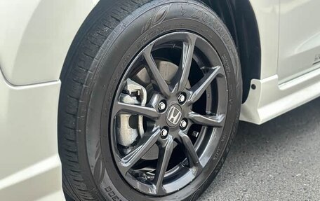 Honda Fit, 2022 год, 1 500 000 рублей, 4 фотография