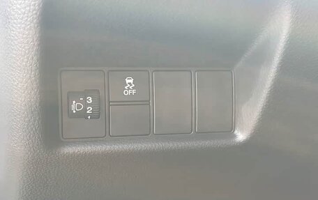 Honda Fit, 2022 год, 1 500 000 рублей, 10 фотография