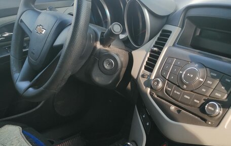 Chevrolet Cruze II, 2011 год, 650 000 рублей, 7 фотография