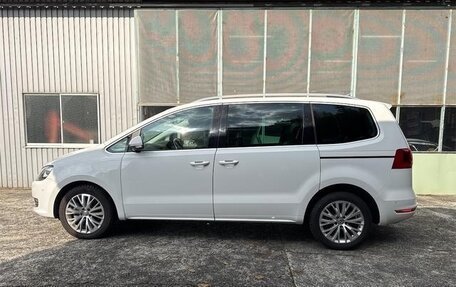 Volkswagen Sharan II, 2015 год, 990 000 рублей, 6 фотография