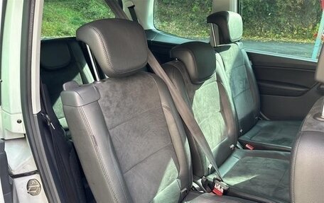 Volkswagen Sharan II, 2015 год, 990 000 рублей, 17 фотография